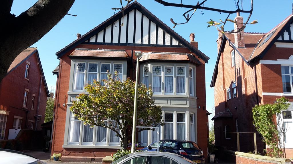 The Breverton Lytham St Annes Buitenkant foto